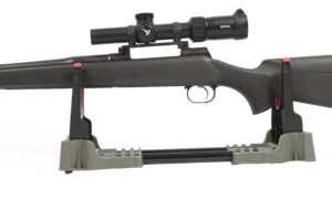 Sammenklappelig rengøringsbænk til våben